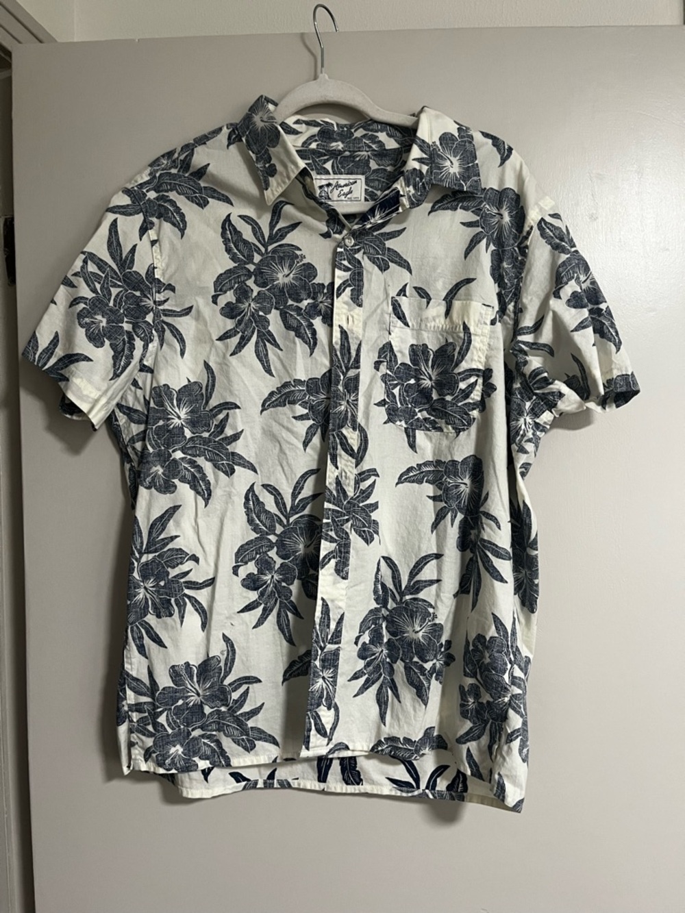 American Eagle Outfitters White Short-Sleeve Floral Button-Up with Navy Print